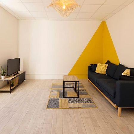 Le Cosy C - T2 Tout Equipe - Centre-Ville Gare Montluçon Eksteriør bilde