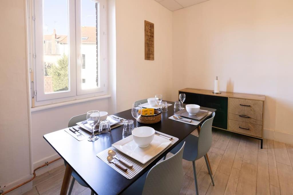 Le Cosy C - T2 Tout Equipe - Centre-Ville Gare Montluçon Eksteriør bilde